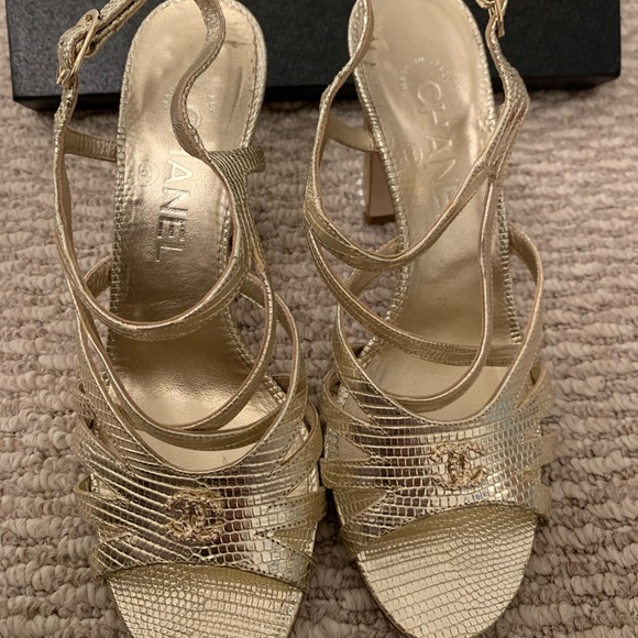 CHANEL LIZARD SANDALS - Picture 5 of 7